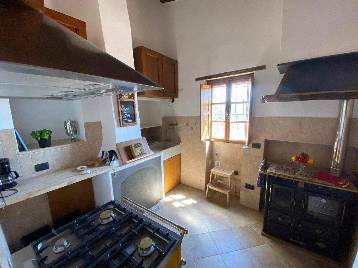 Mas Du Sciarmuntan Villa Tavole