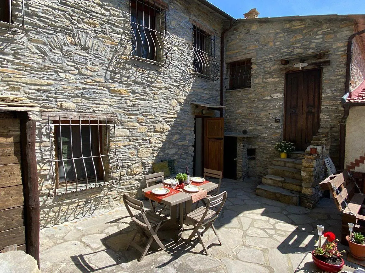 Mas Du Sciarmuntan Villa Tavole